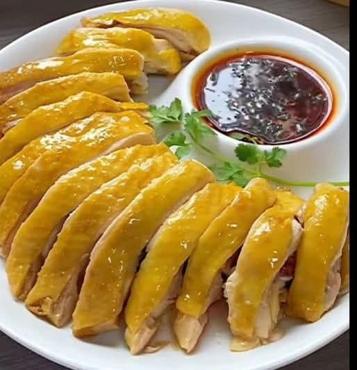 Cantonese Steamed Chicken: A Delicate and Flavorful Delight