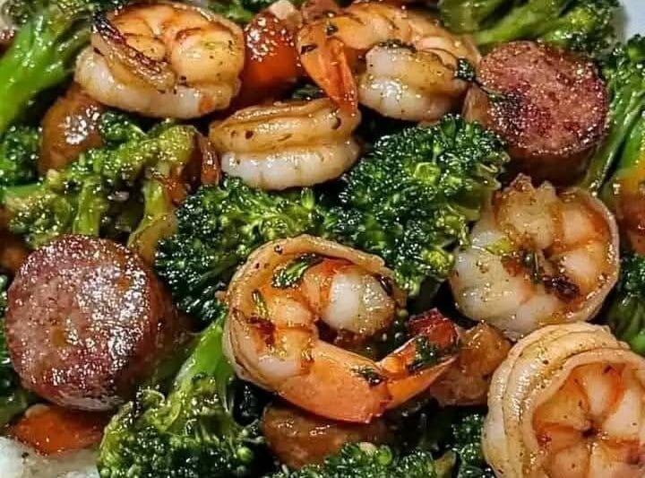 Savor the Flavor: Spicy Shrimp & Sausage Stir-Fry with Broccoli