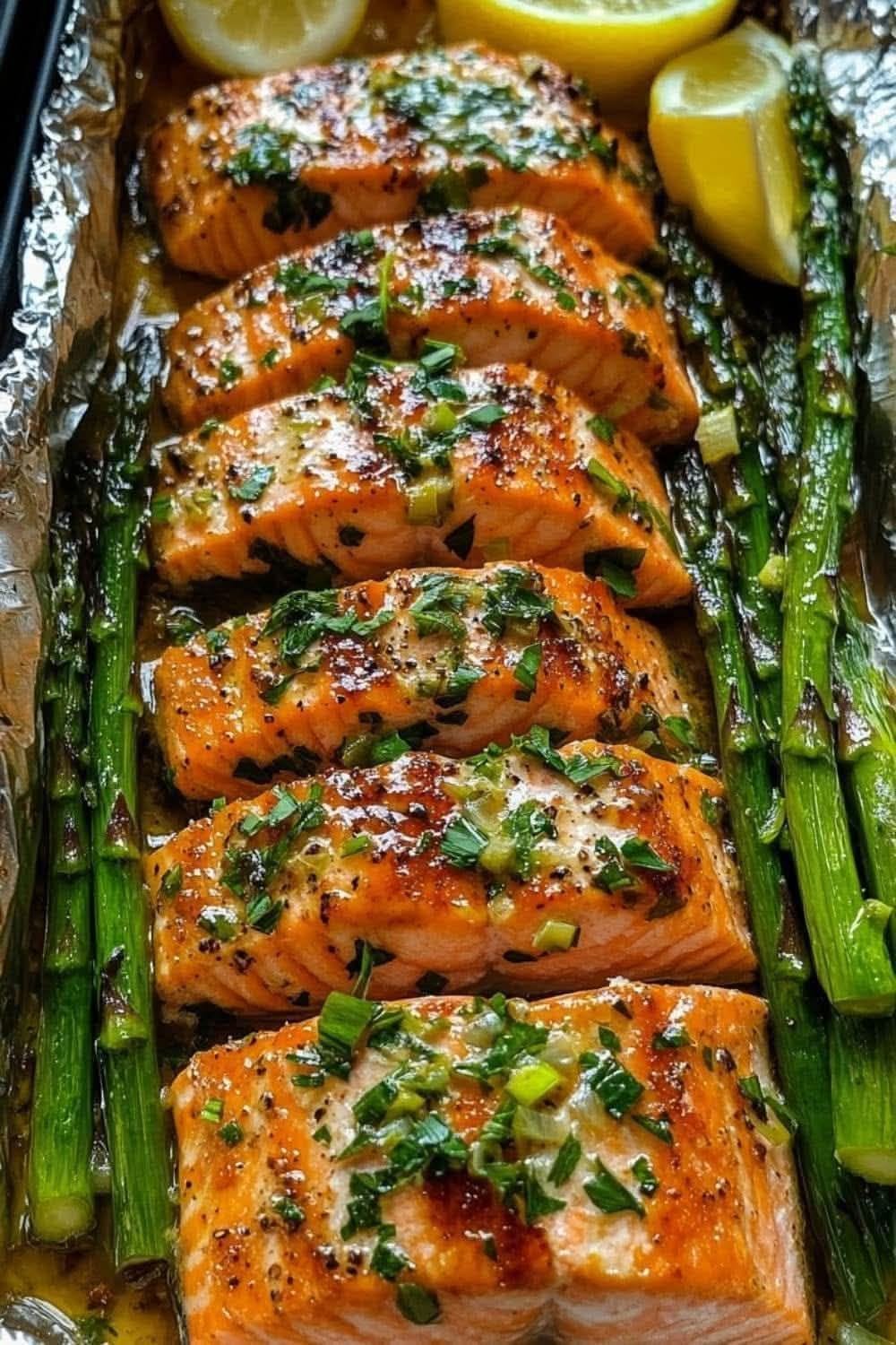 Looking for a nutritious and easy-to-make dinner? This Baked Salmon in Foil with Asparagus is a perfect choice! It’s packed with protein, omega-3 fatty acids, and essential nutrients, all while being incredibly simple to prepare. Plus, it’s a one-pan meal, making cleanup a breeze!