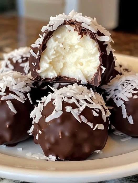 If you're looking for a quick, easy, and no-bake dessert, these Coconut Cream Balls are an absolute must-try. Made with just a few pantry staples and zero baking time, this recipe is perfect for busy days, last-minute gatherings, or simply indulging your sweet tooth.