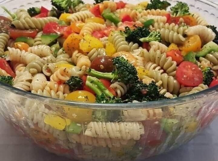 "Discover how to make the best Primavera Pasta Salad with fresh vegetables, zesty dressing, and hearty pasta. A healthy and colorful dish perfect for any occasion!"