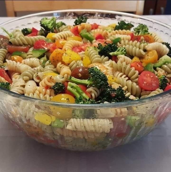 "Discover how to make the best Primavera Pasta Salad with fresh vegetables, zesty dressing, and hearty pasta. A healthy and colorful dish perfect for any occasion!"